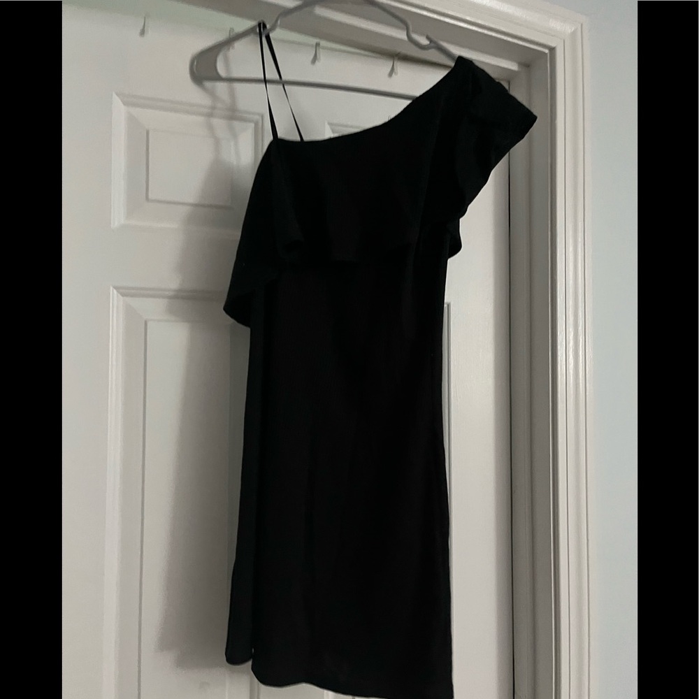 One shoulder black dress